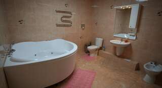 Гостиница Три Сосны Тольятти Люкс с гидромассажной ванной-20