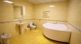 Гостиница Три Сосны Тольятти Люкс с гидромассажной ванной-5